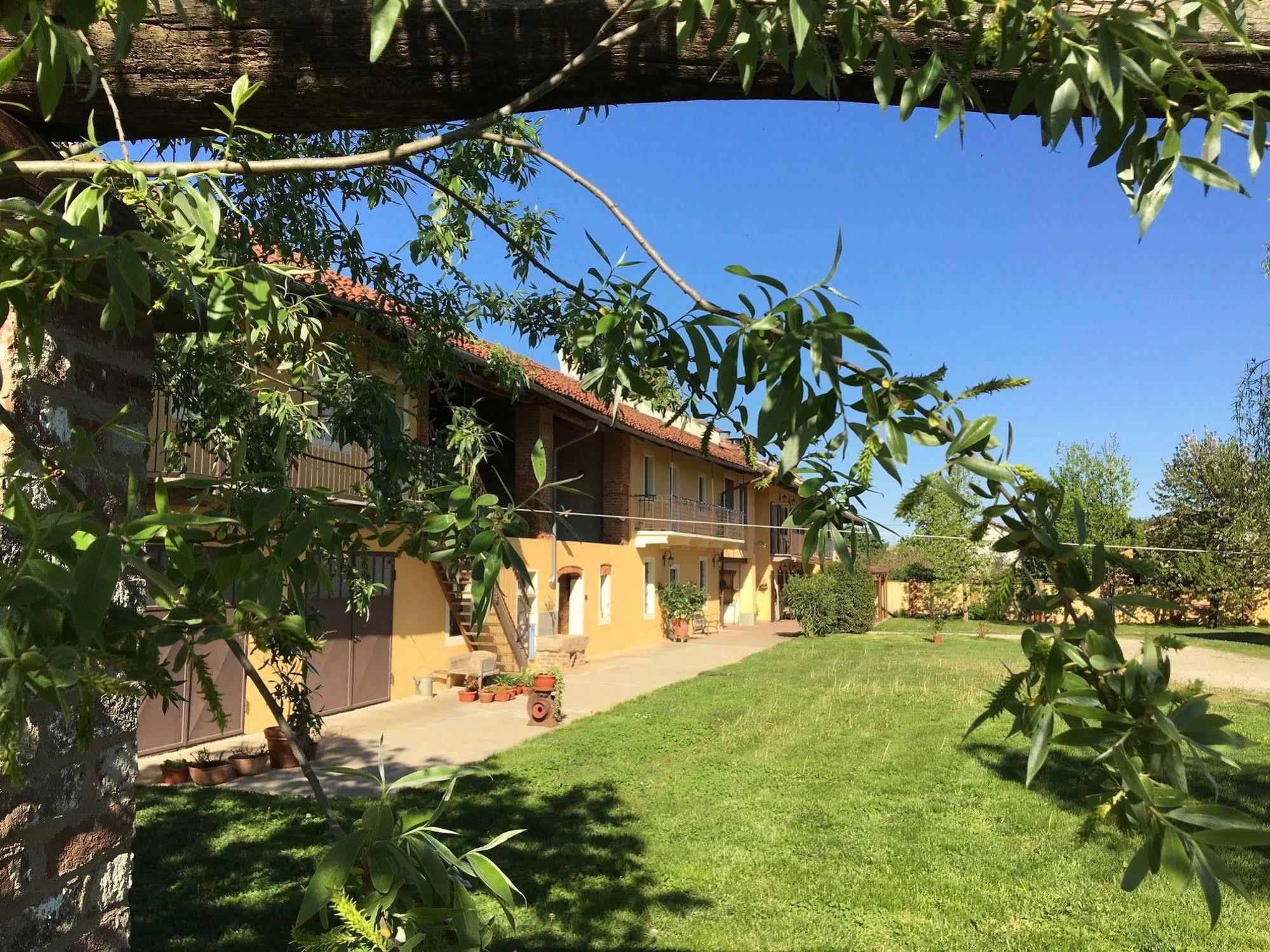 Quattro Gatti Bed and Breakfast Airasca Exteriör bild